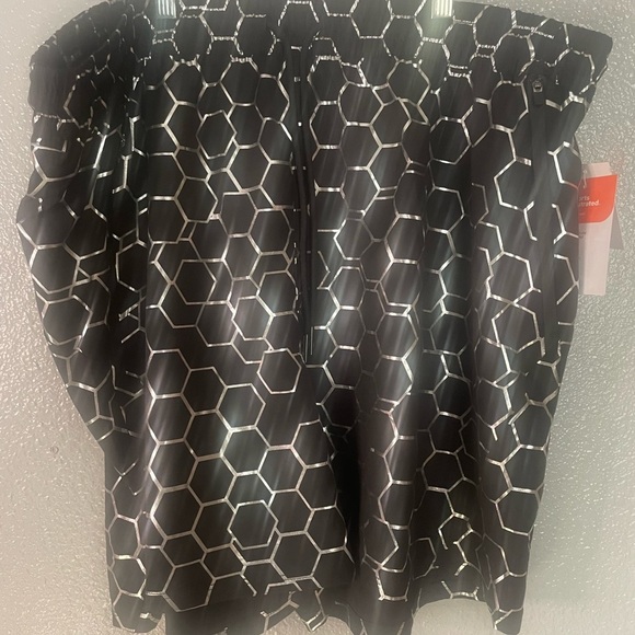 Sports Illustrated Swim Black and White Bubble Shorts - Picture 1 of 3